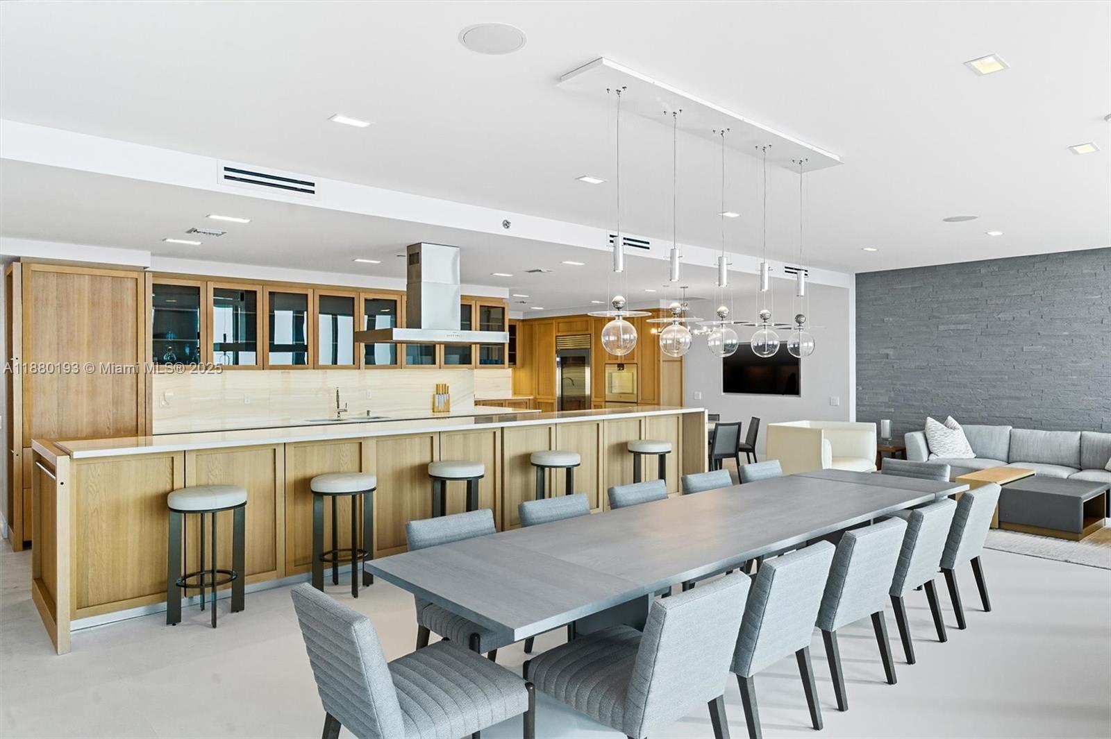 THE RESIDENCES AT THE BAT - Residential