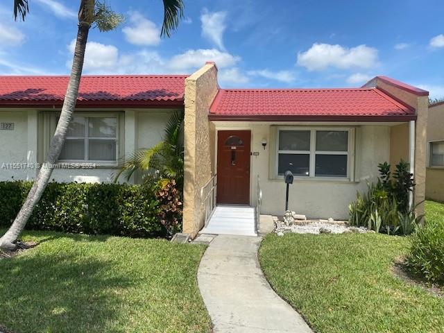 Property for Sale at 127 Lake Irene Dr, West Palm Beach, Palm Beach County, Florida - Bedrooms: 2 
Bathrooms: 2  - $199,500