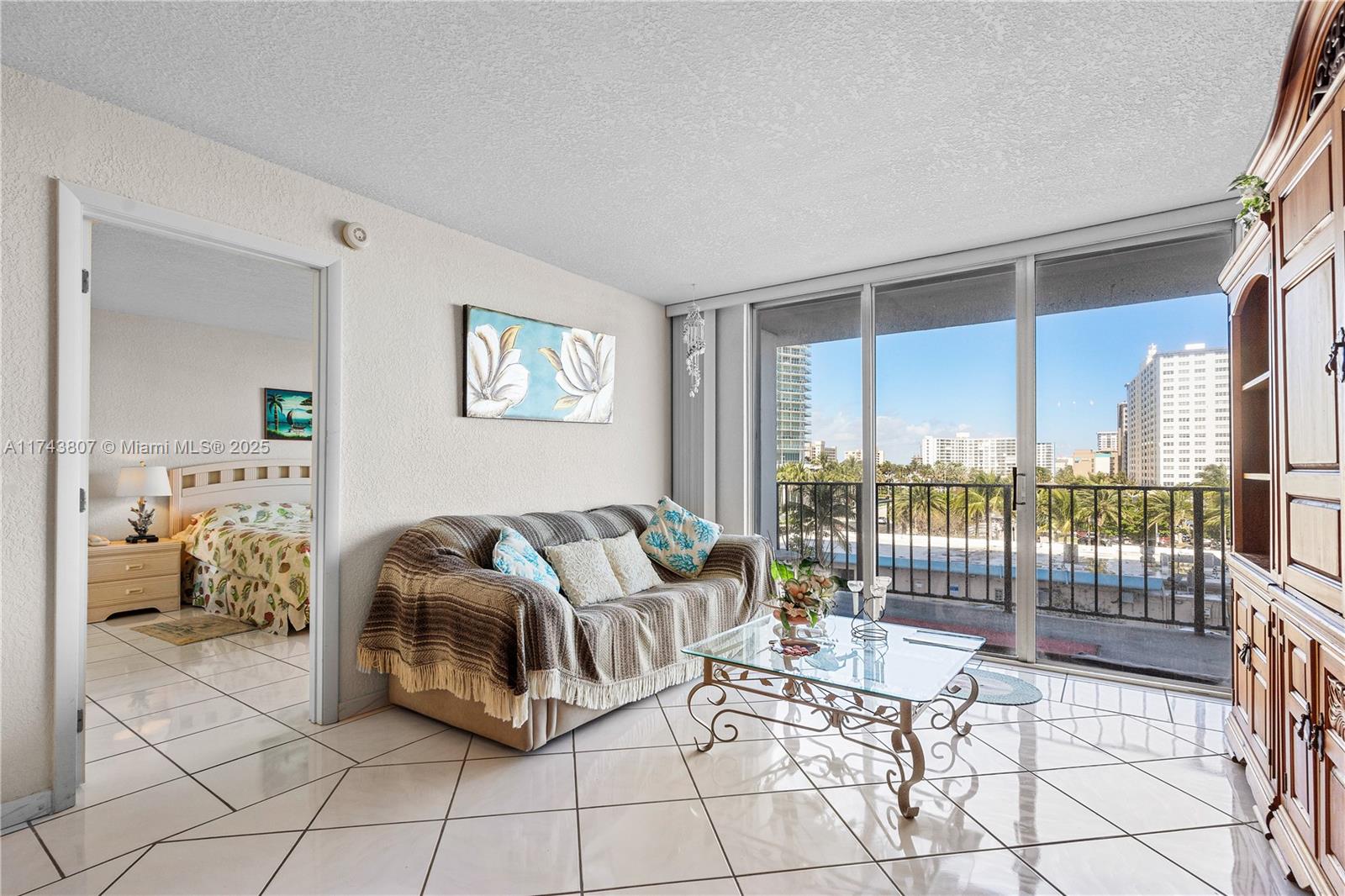 POMPANO BEACH CLUB NORTH - Residential