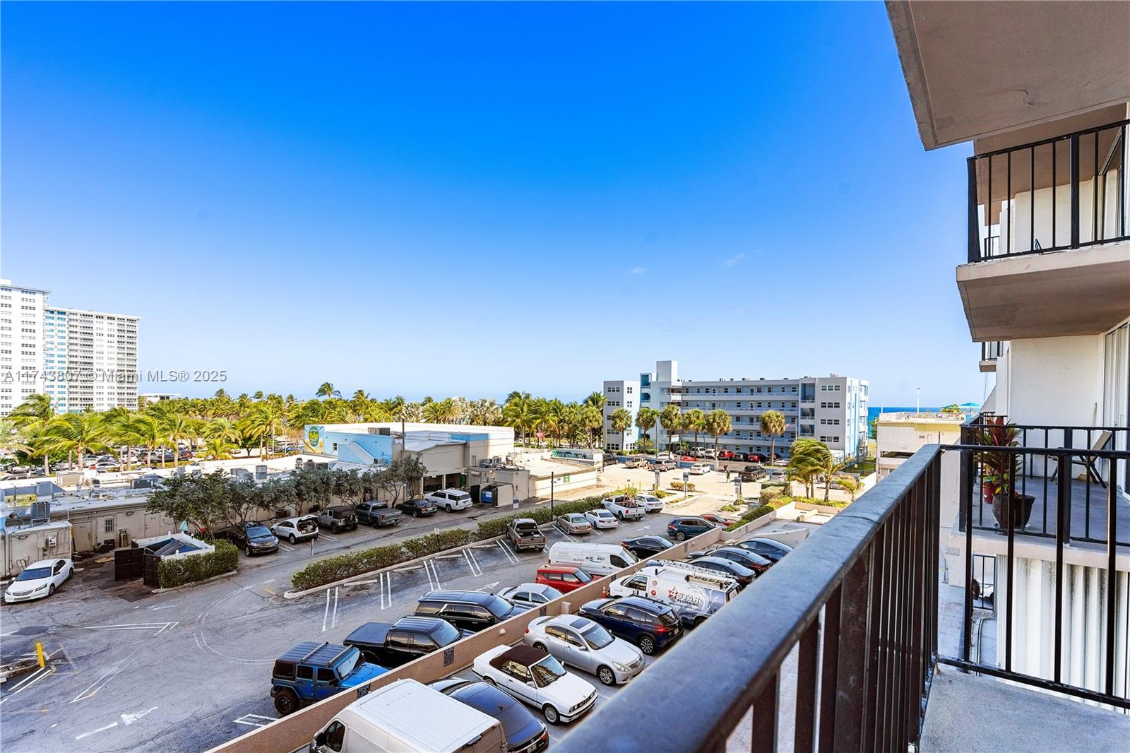 POMPANO BEACH CLUB NORTH - Residential
