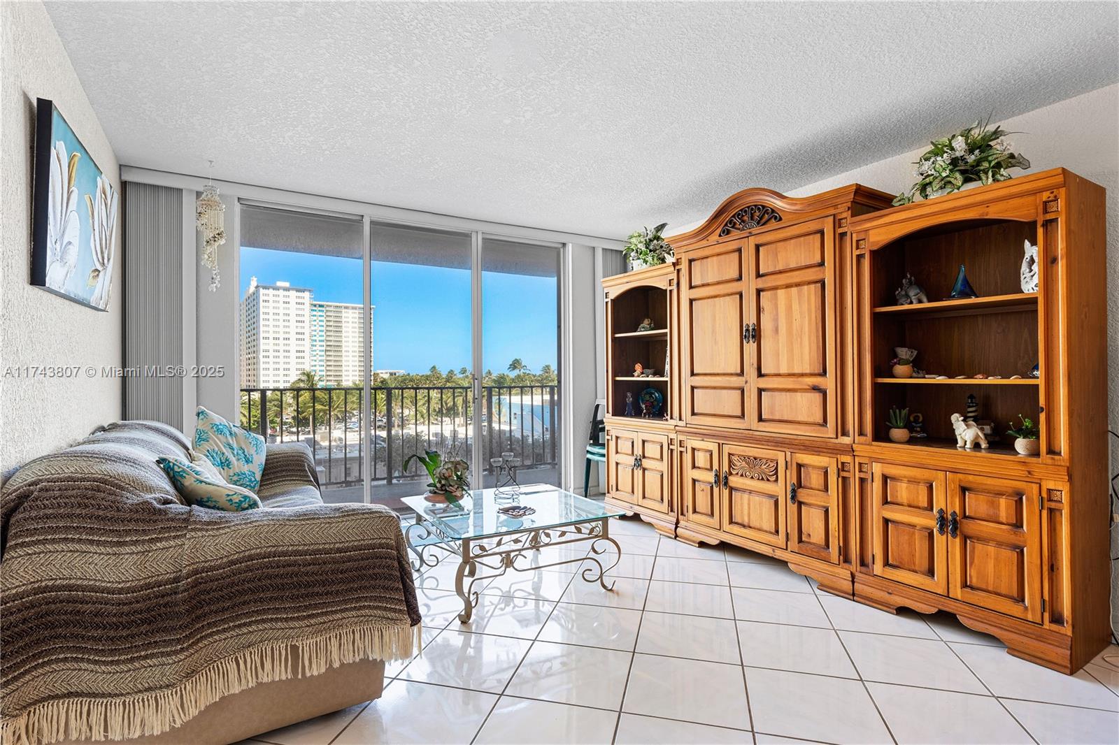 POMPANO BEACH CLUB NORTH - Residential
