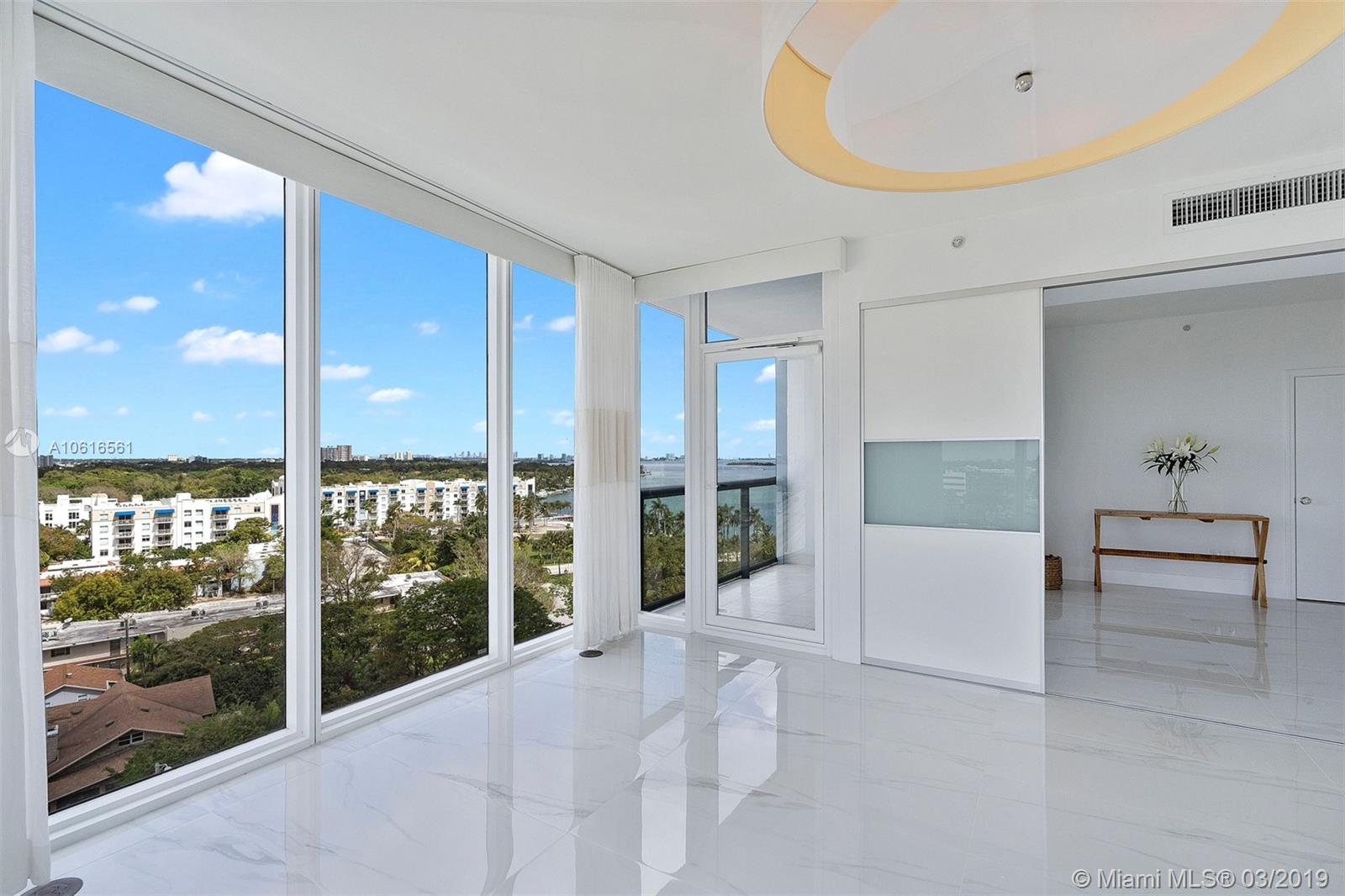 BLUE CONDO - Residential Lease