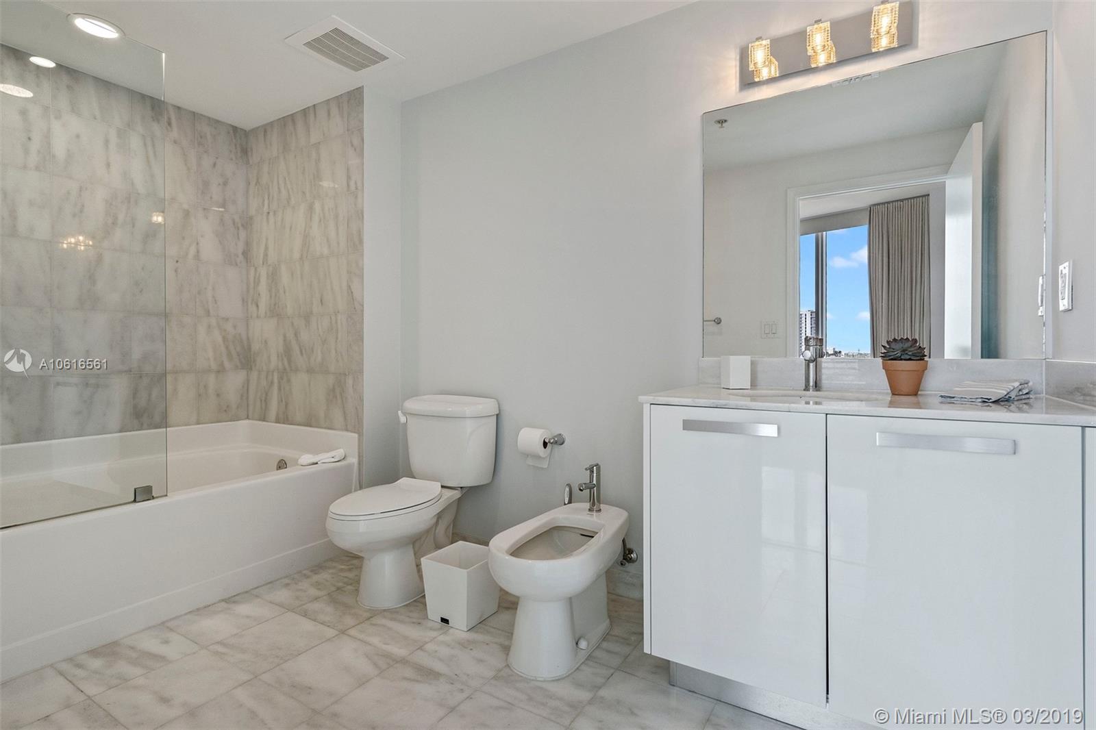 BLUE CONDO - Residential Lease