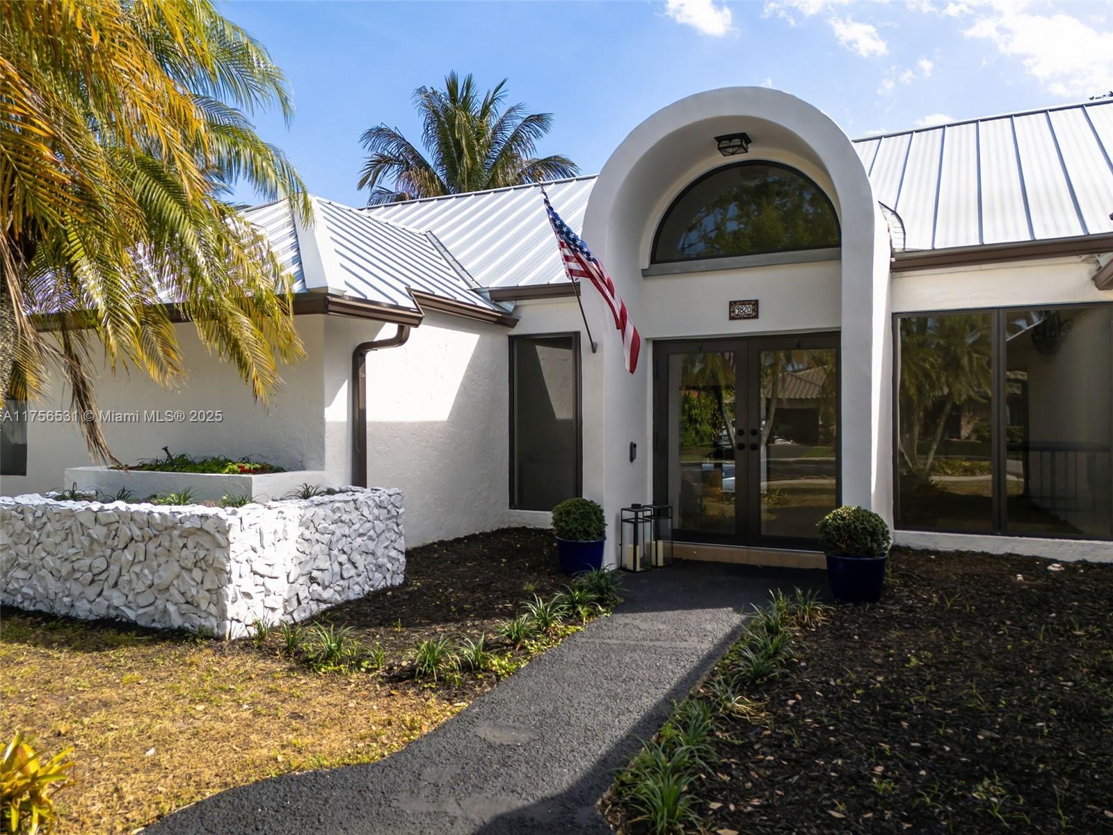 Property for Sale at 9820 Nw 10th St, Plantation, Miami-Dade County, Florida - Bedrooms: 5 
Bathrooms: 4  - $885,000