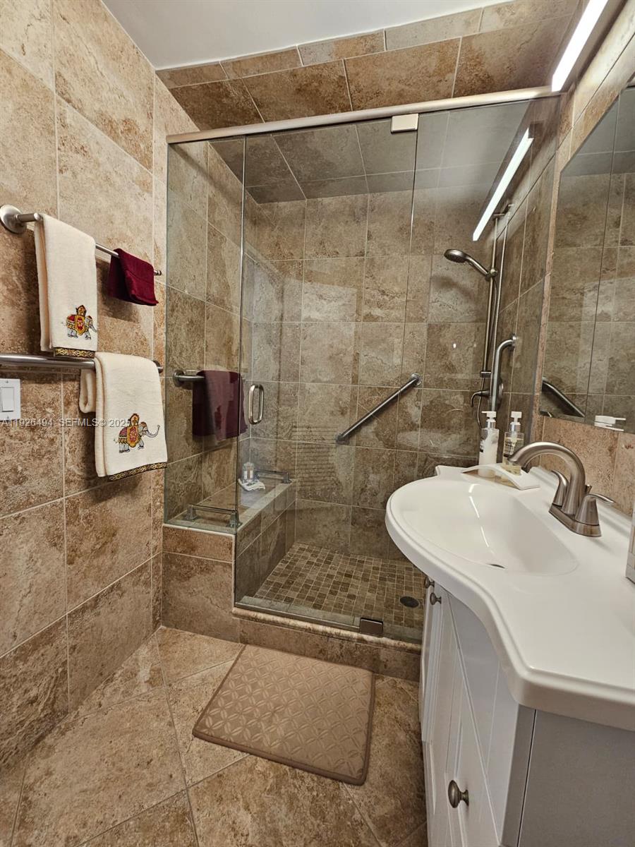 44 Cocoanut Row 306-A