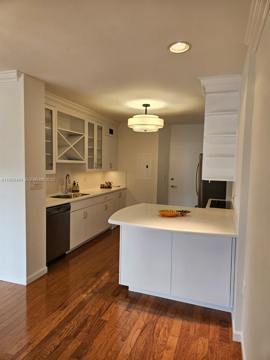 44 Cocoanut Row 306-A