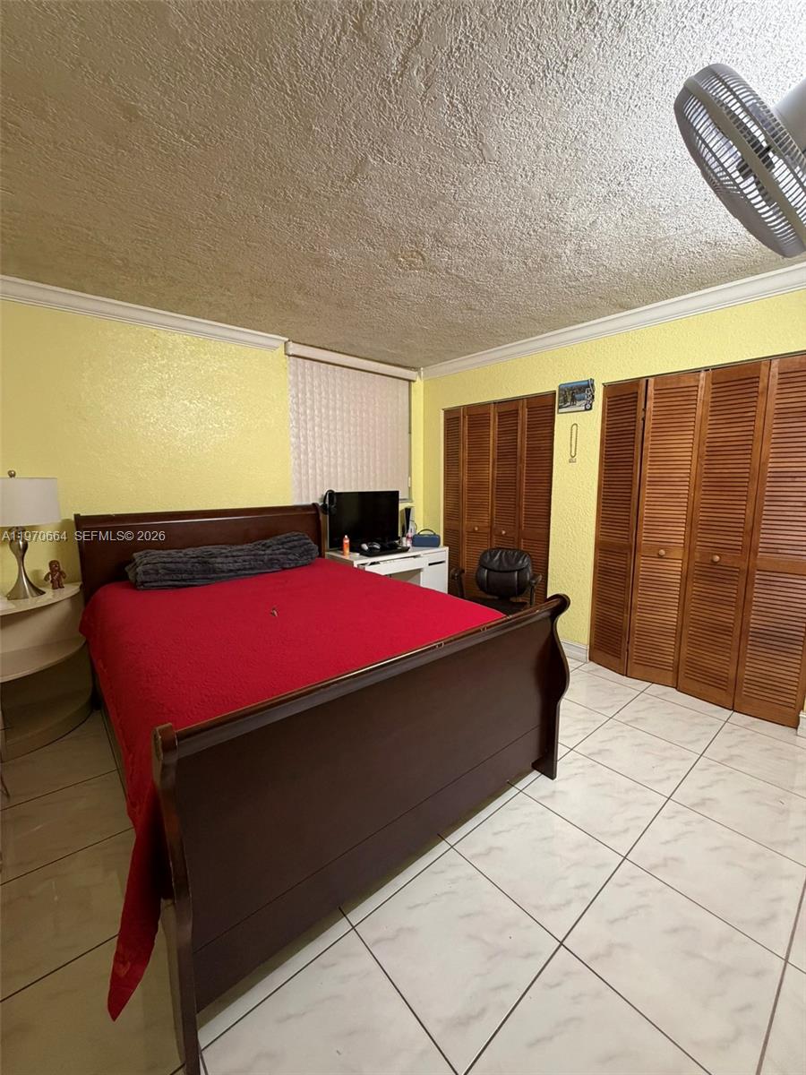 SAMARI LAKE EAST CONDO - Residential