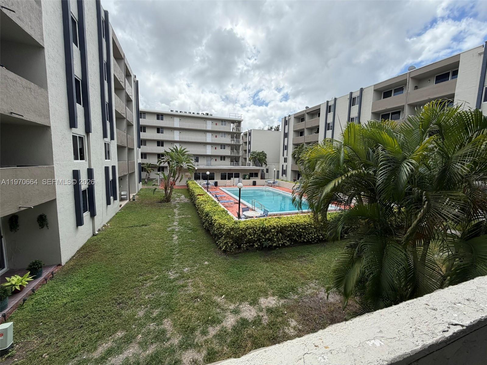 SAMARI LAKE EAST CONDO - Residential