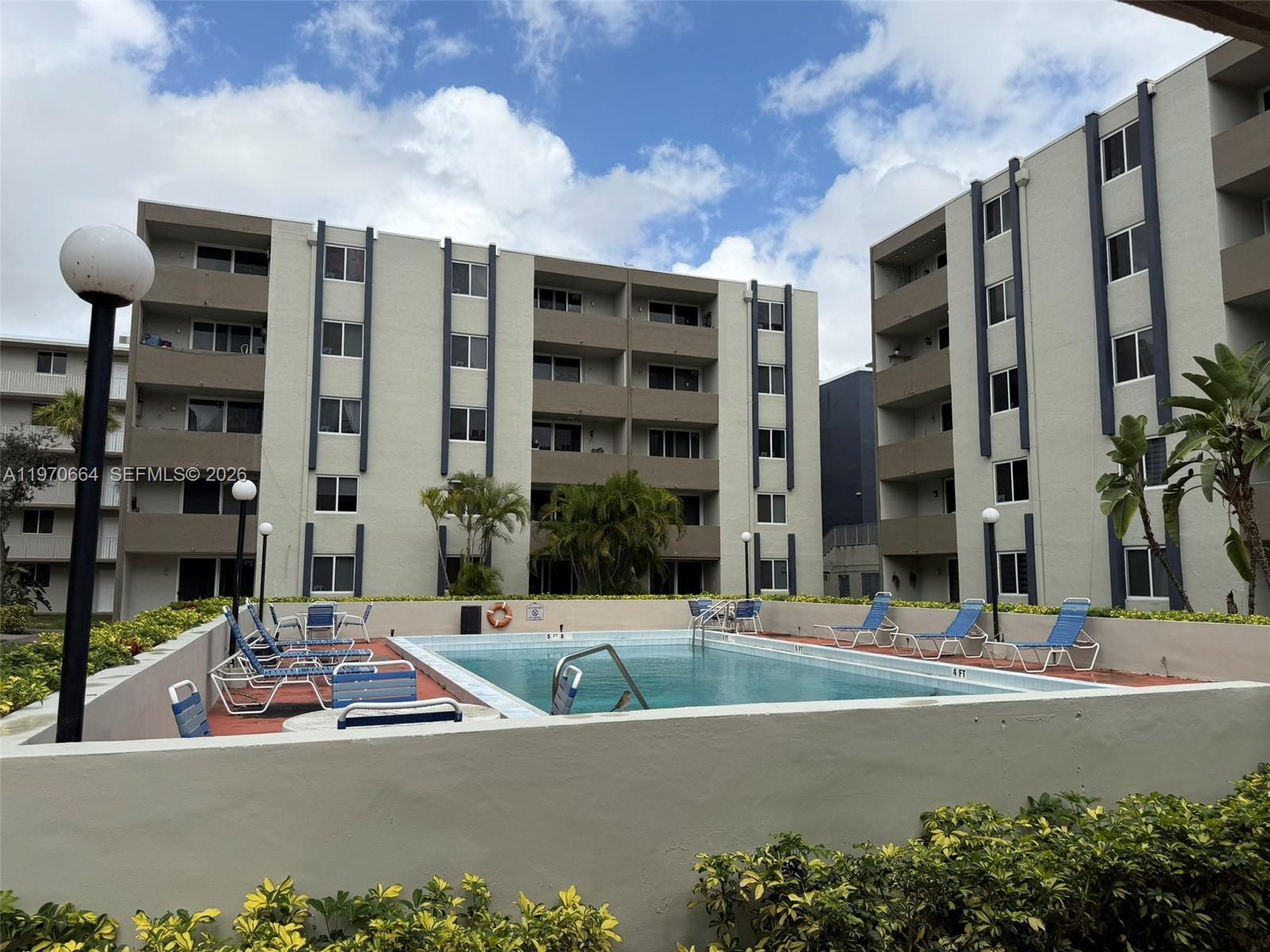 SAMARI LAKE EAST CONDO - Residential