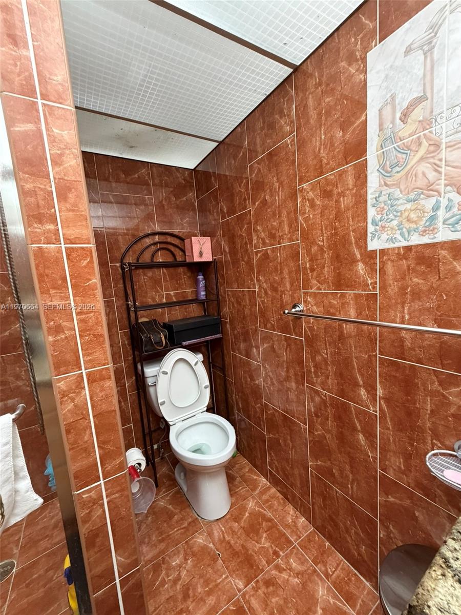 SAMARI LAKE EAST CONDO - Residential