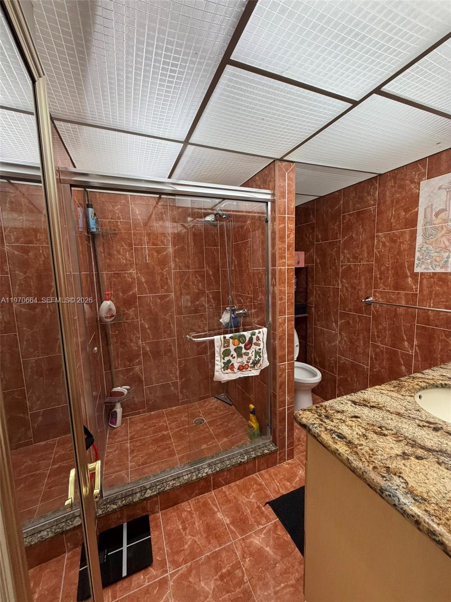 SAMARI LAKE EAST CONDO - Residential