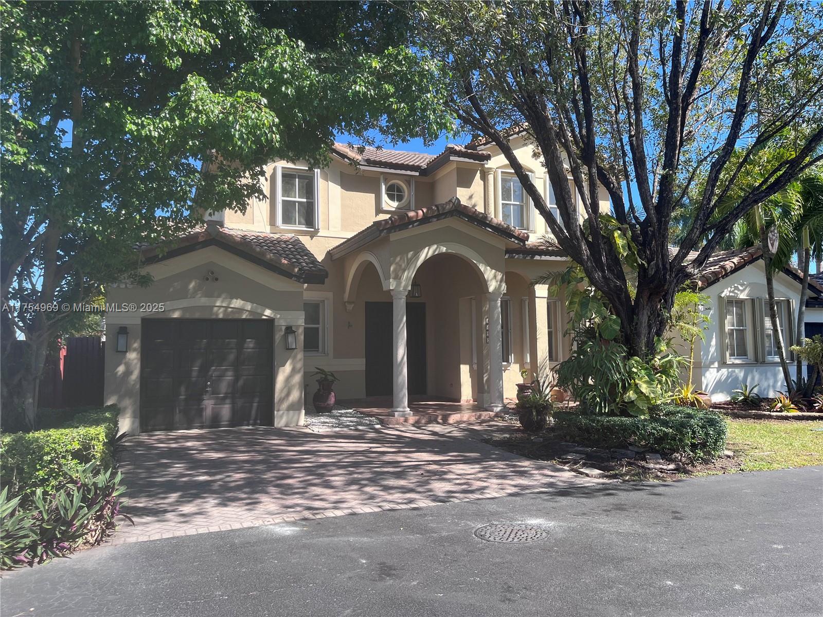 Rental Property at 4893 Nw 109th Path, Doral, Miami-Dade County, Florida - Bedrooms: 3 
Bathrooms: 3  - $3,900 MO.