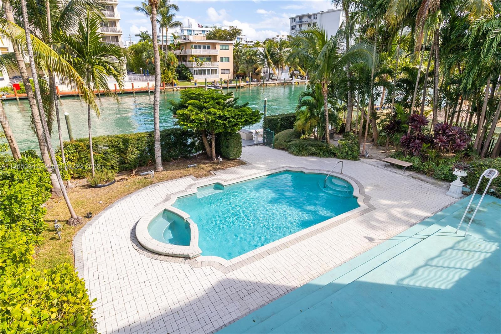 BAY HARBOR ISLAND - Residential