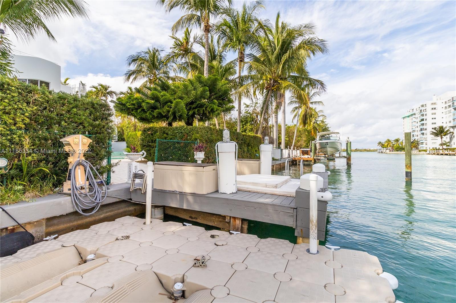 BAY HARBOR ISLAND - Residential