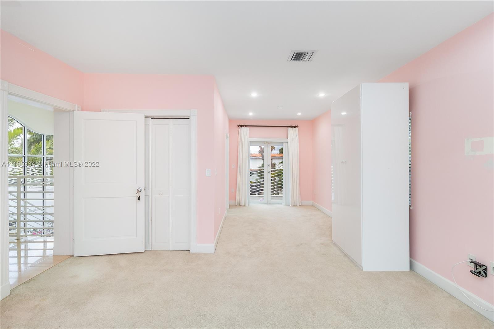 BAY HARBOR ISLAND - Residential