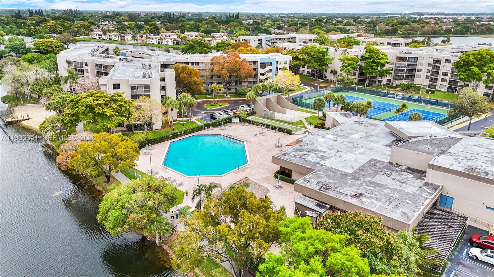 COLONY POINT 4 CONDO - Residential