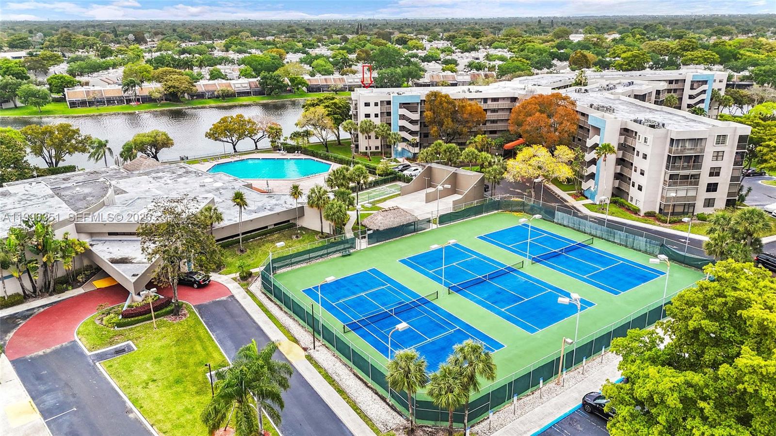 COLONY POINT 4 CONDO - Residential