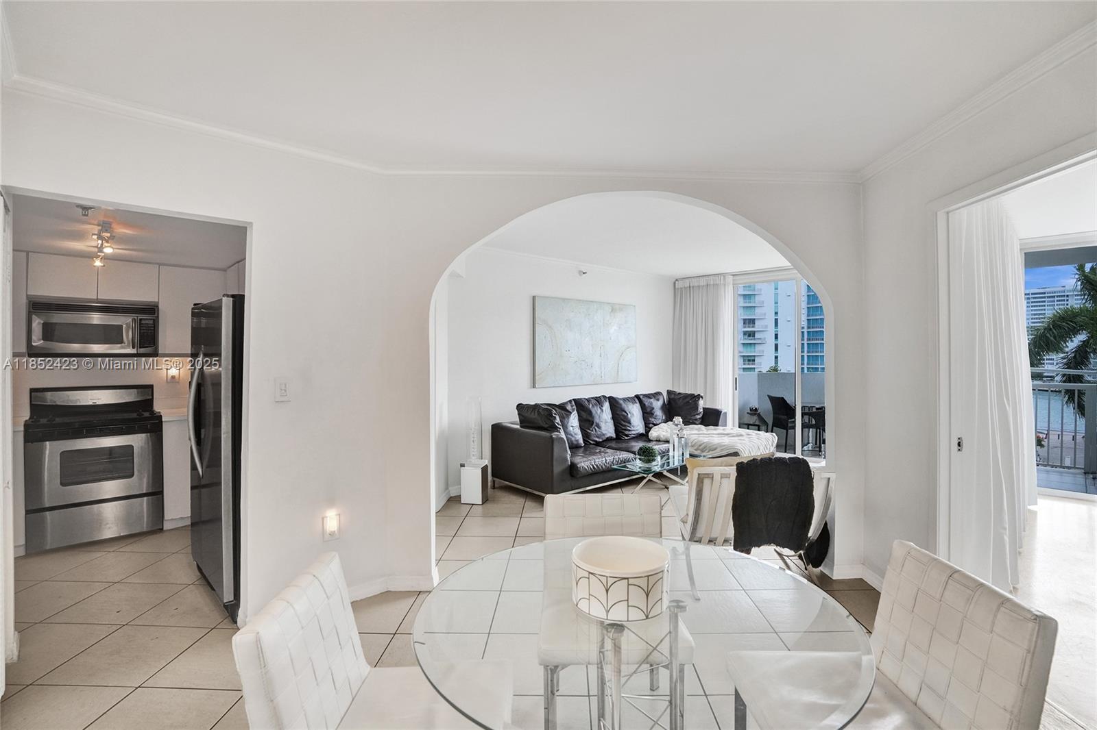 1621 Bay Rd 606