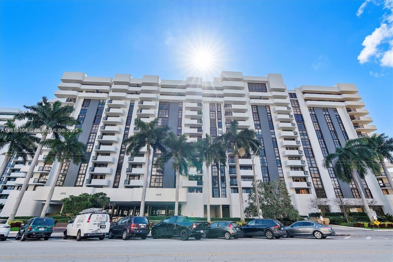 600 Biltmore Way 1014
