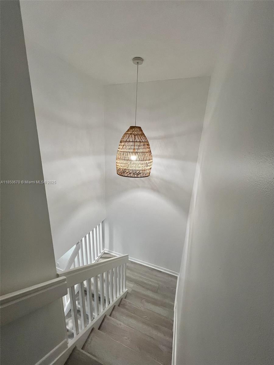 EMBASSY LAKES - Residential