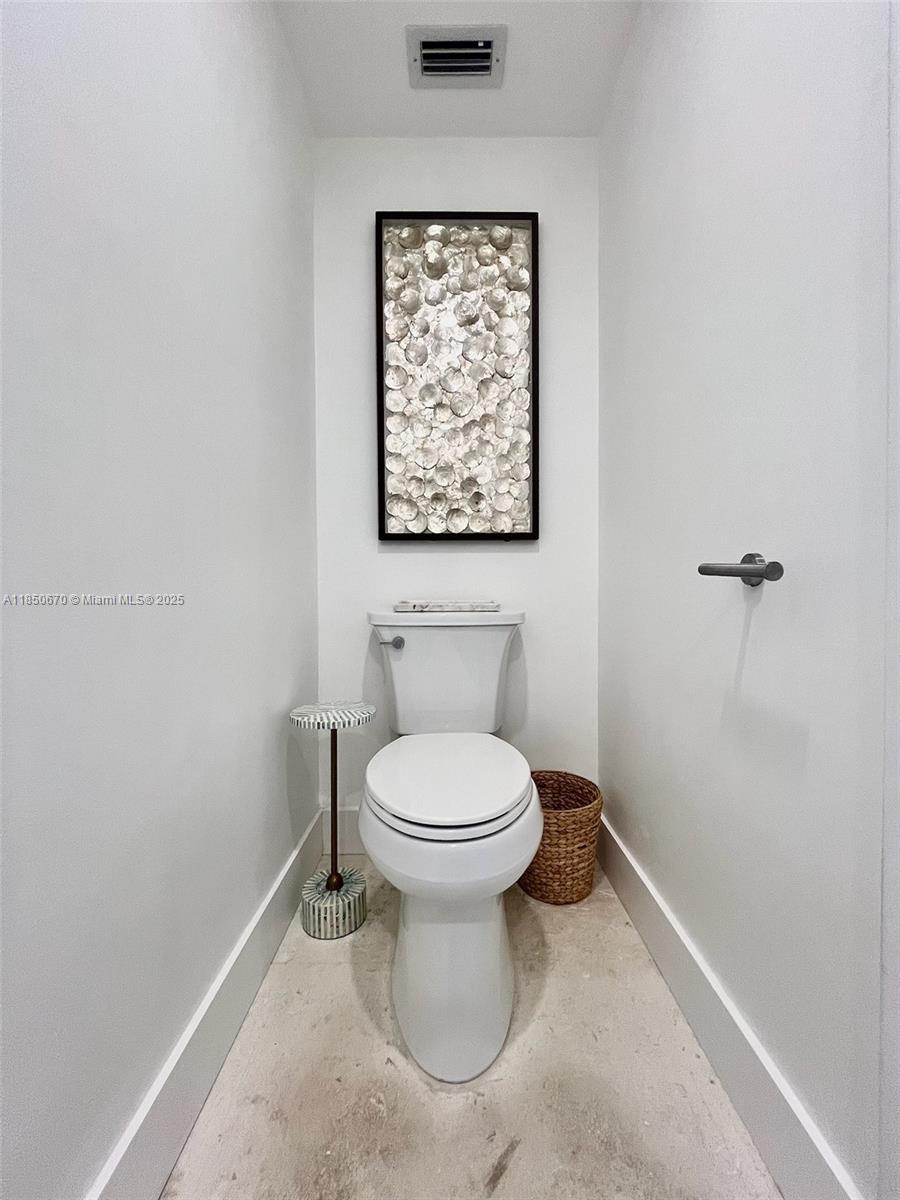 EMBASSY LAKES - Residential