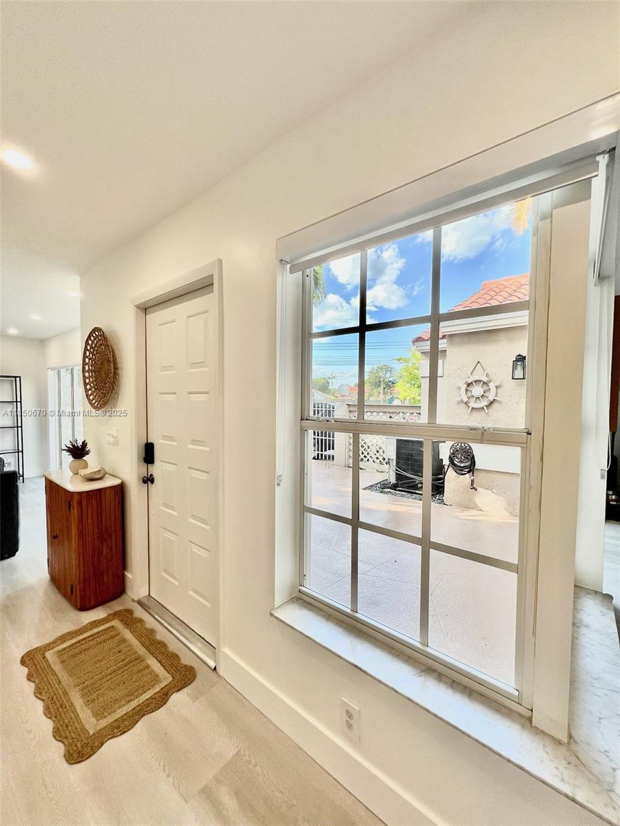 EMBASSY LAKES - Residential