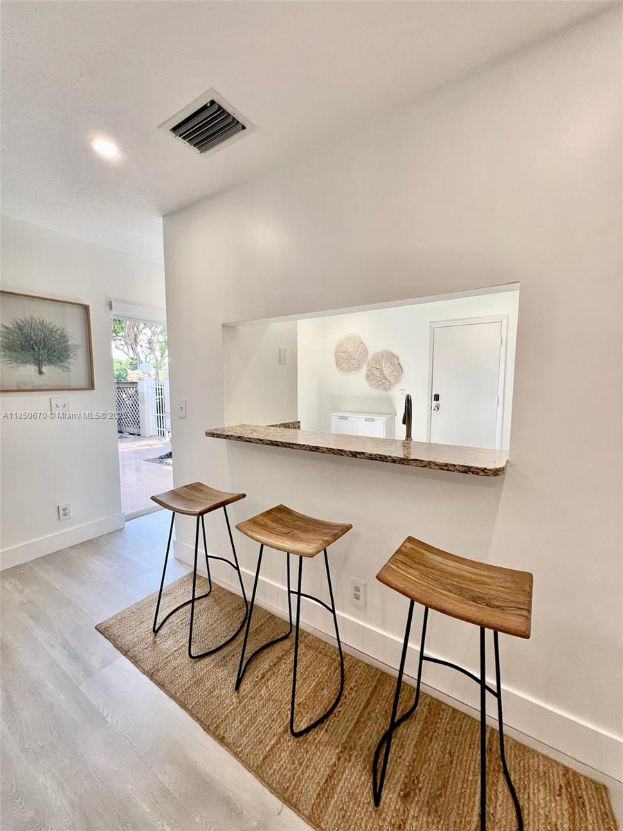 EMBASSY LAKES - Residential