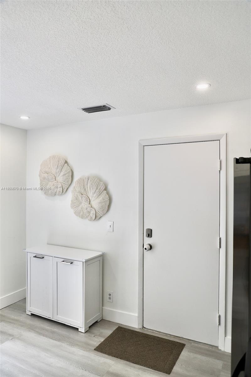 EMBASSY LAKES - Residential