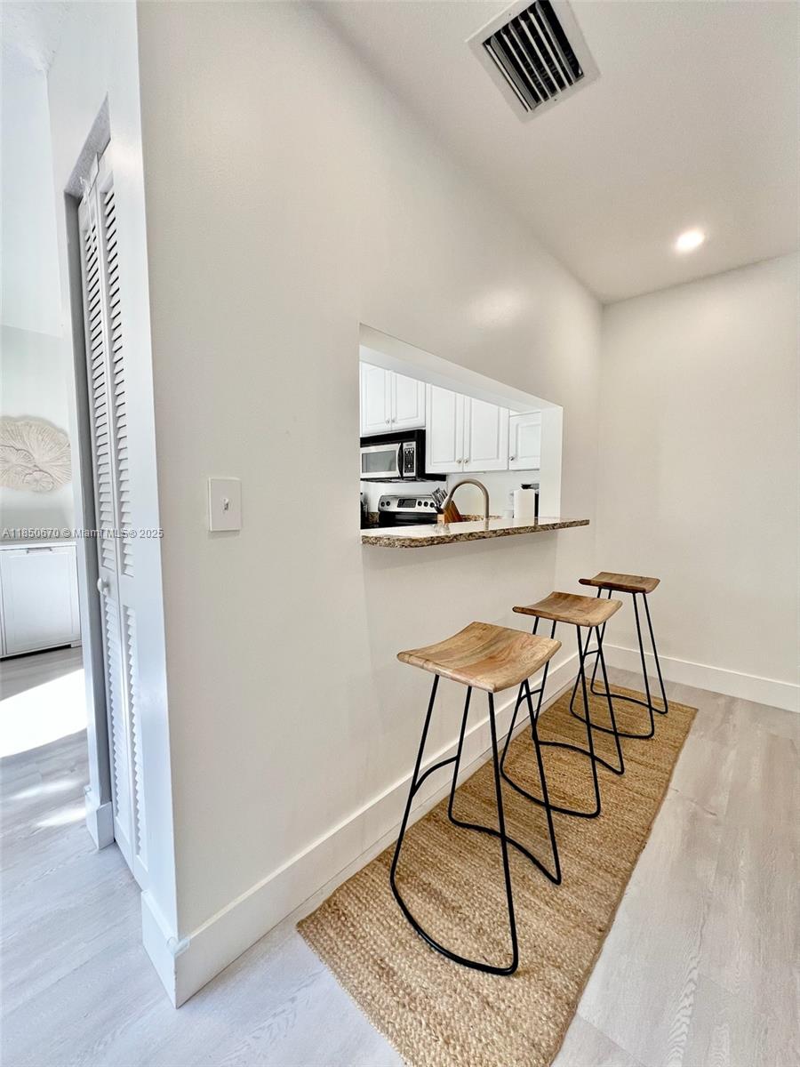 EMBASSY LAKES - Residential