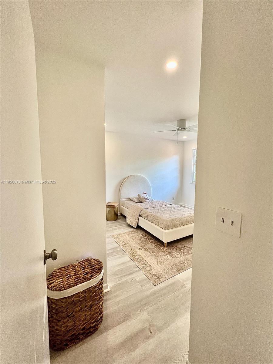 EMBASSY LAKES - Residential