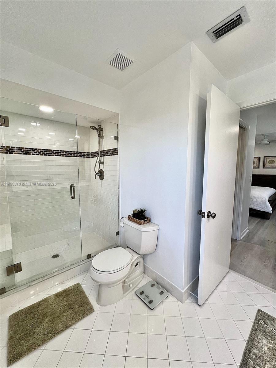 EMBASSY LAKES - Residential