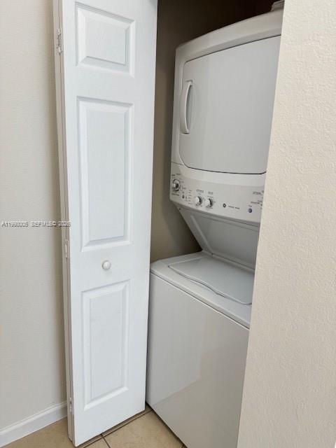 KENDALL COMMONS TOWNHOMES - Residential Lease