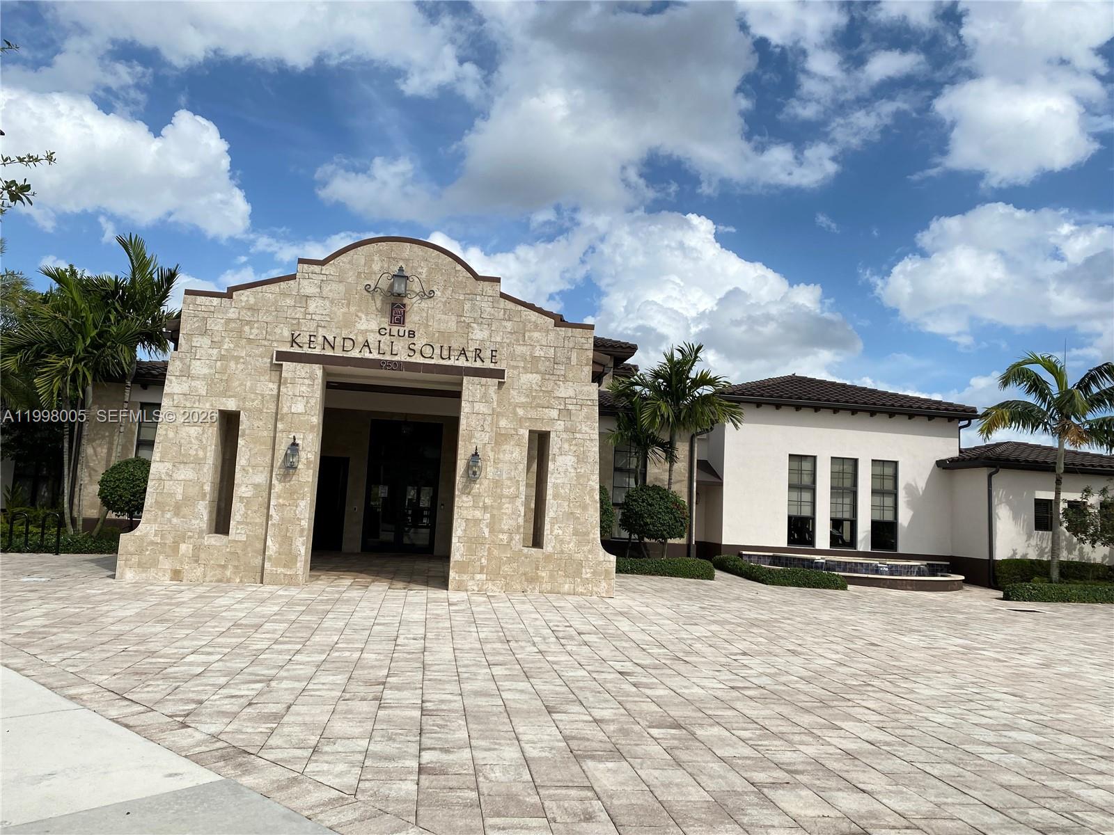 KENDALL COMMONS TOWNHOMES - Residential Lease