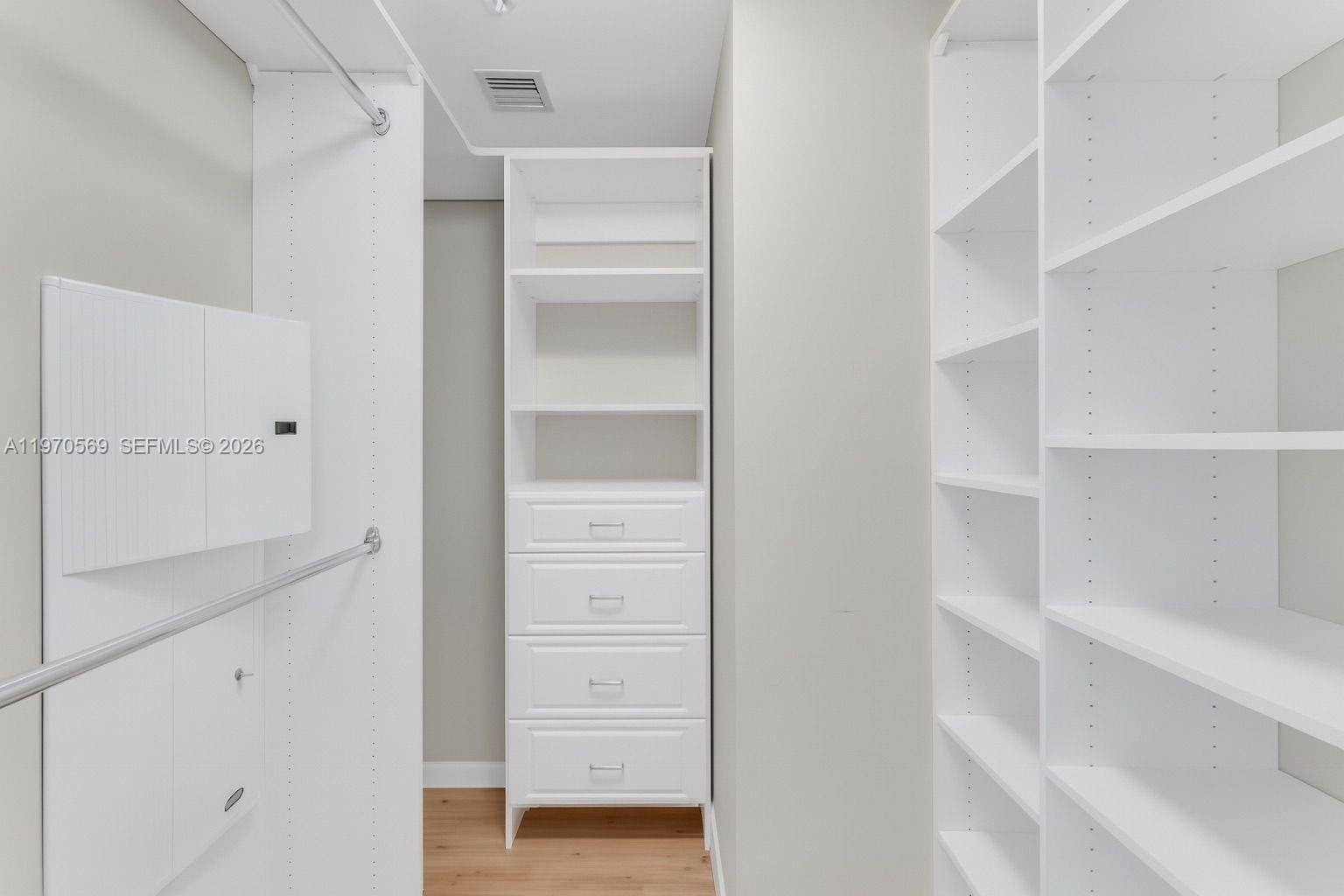 SAYAN CONDO - Residential