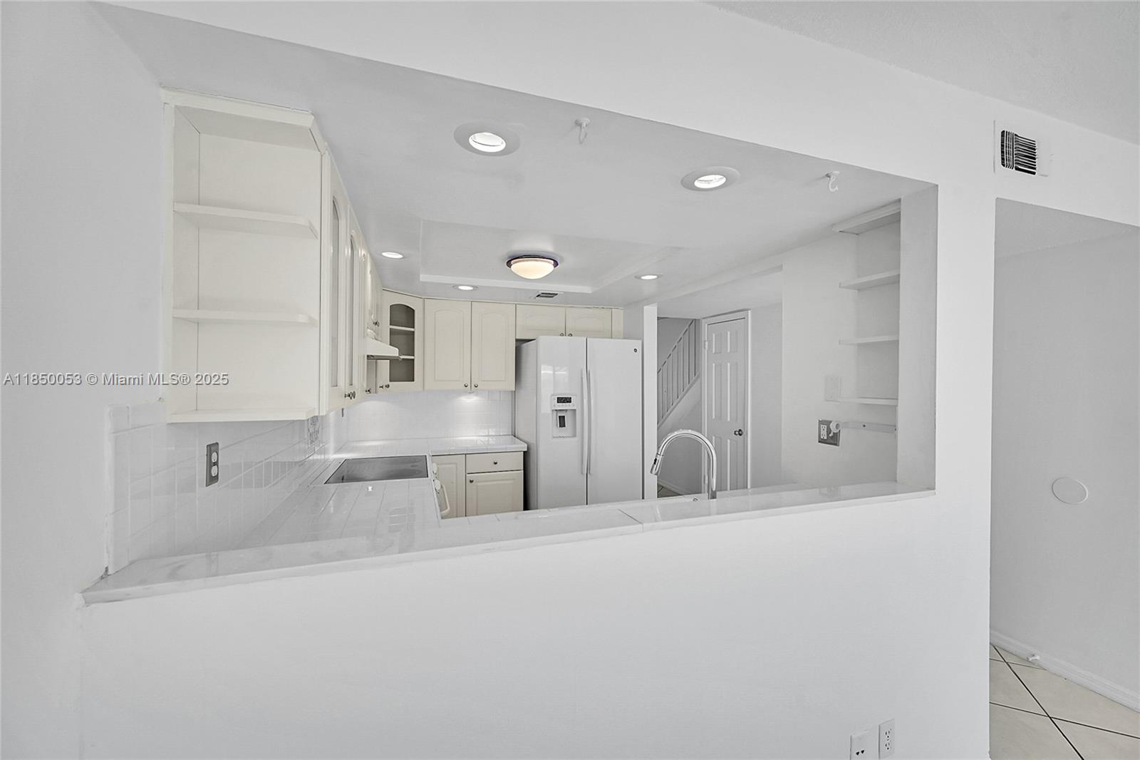 OCEAN BAY CLUB CONDO - Residential Lease