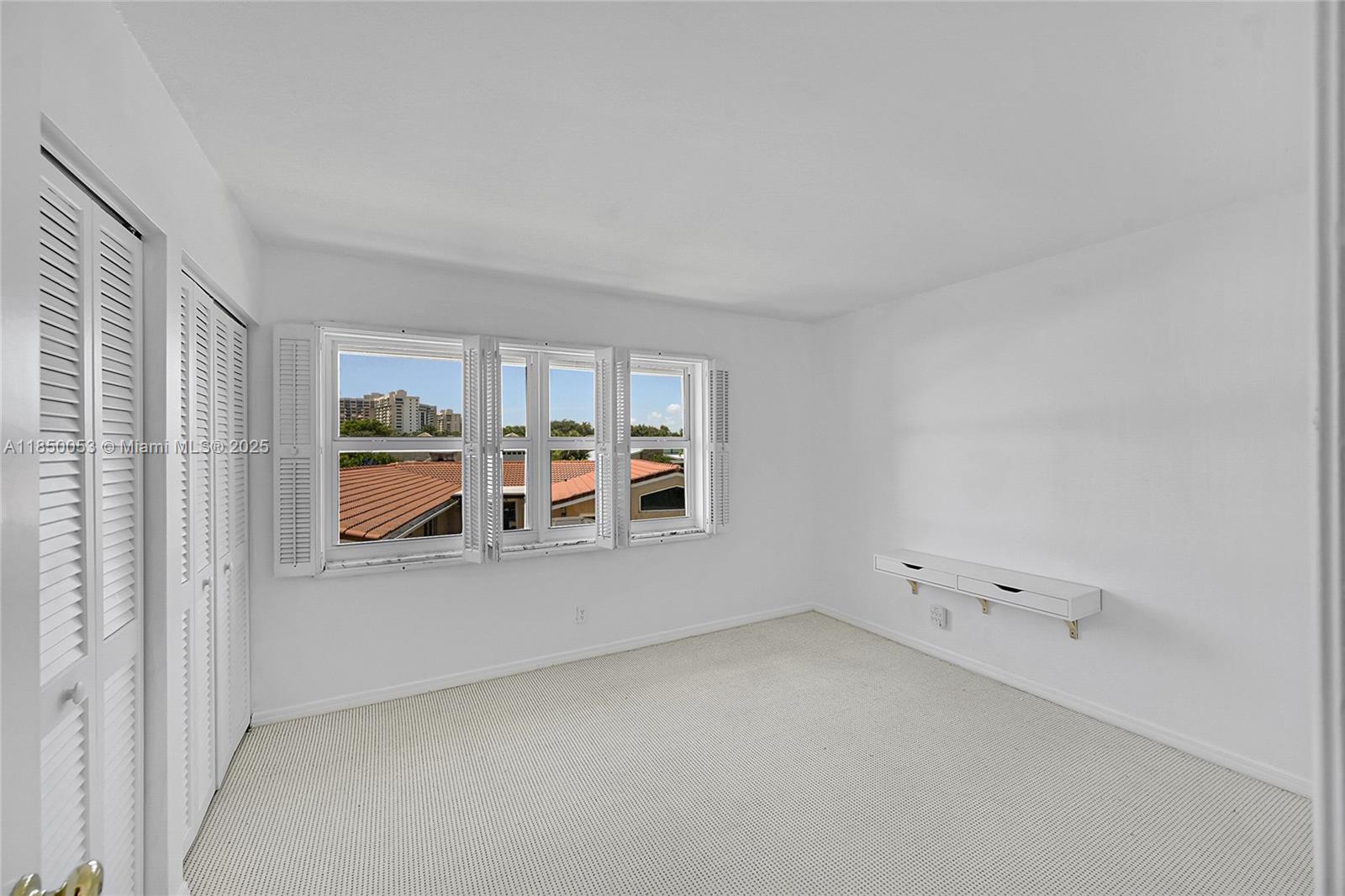 OCEAN BAY CLUB CONDO - Residential Lease