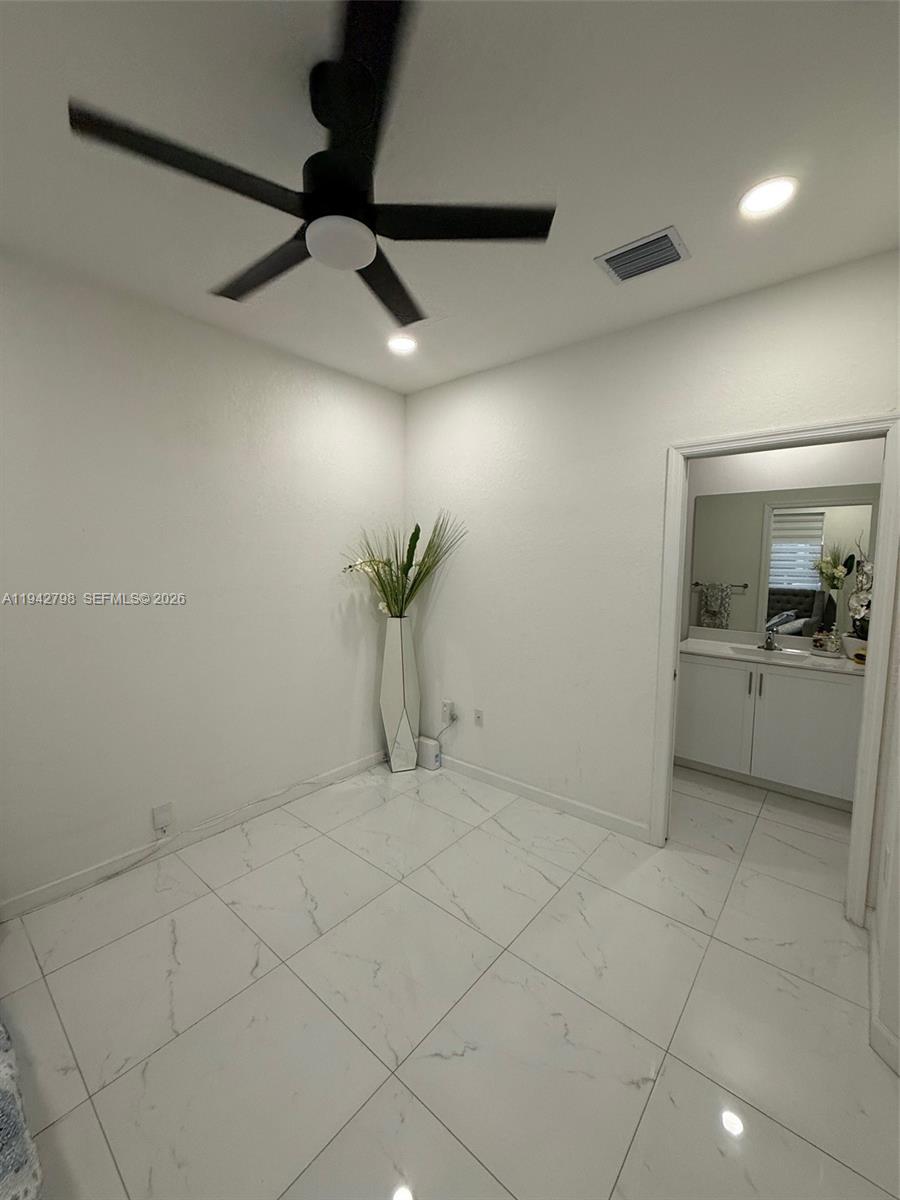 VIA VENTURA NEIGHBORHOOD - Residential Lease