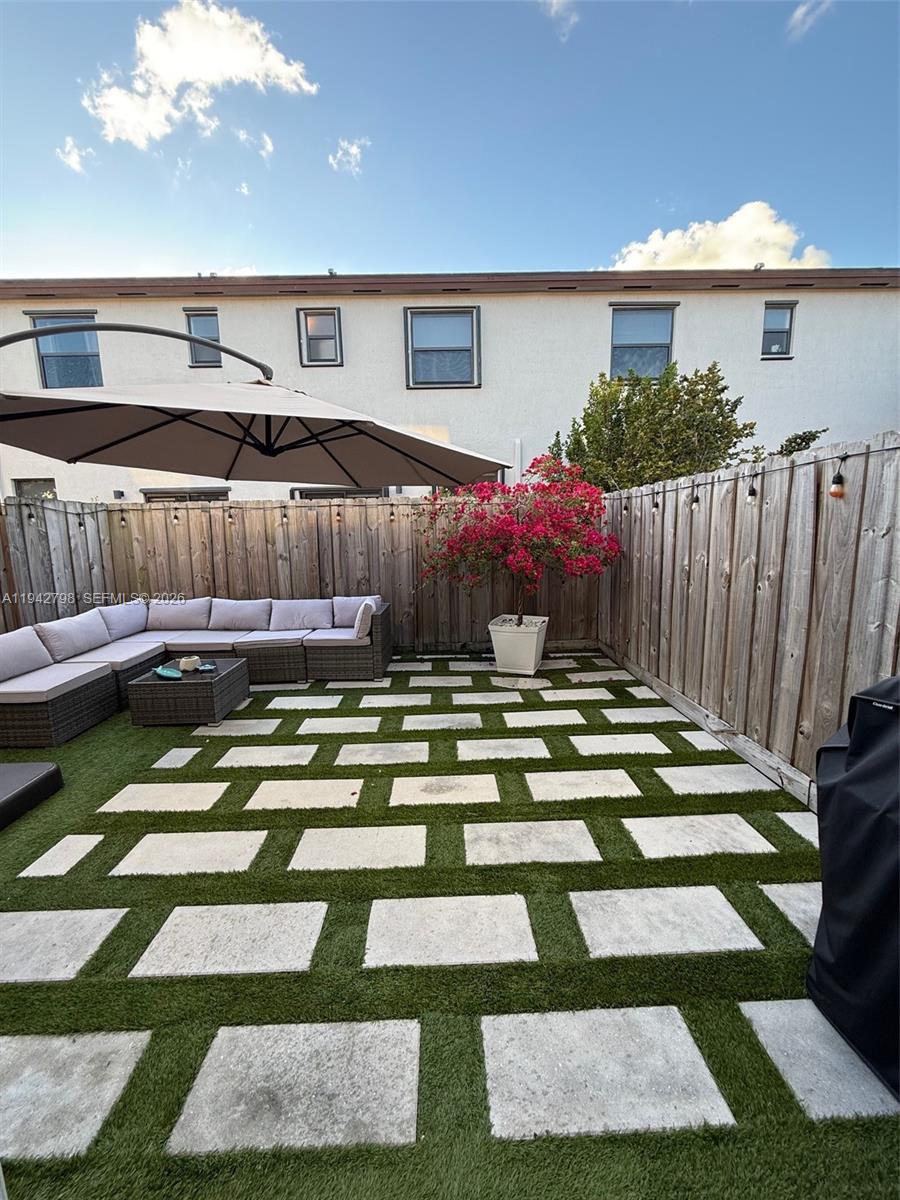 VIA VENTURA NEIGHBORHOOD - Residential Lease