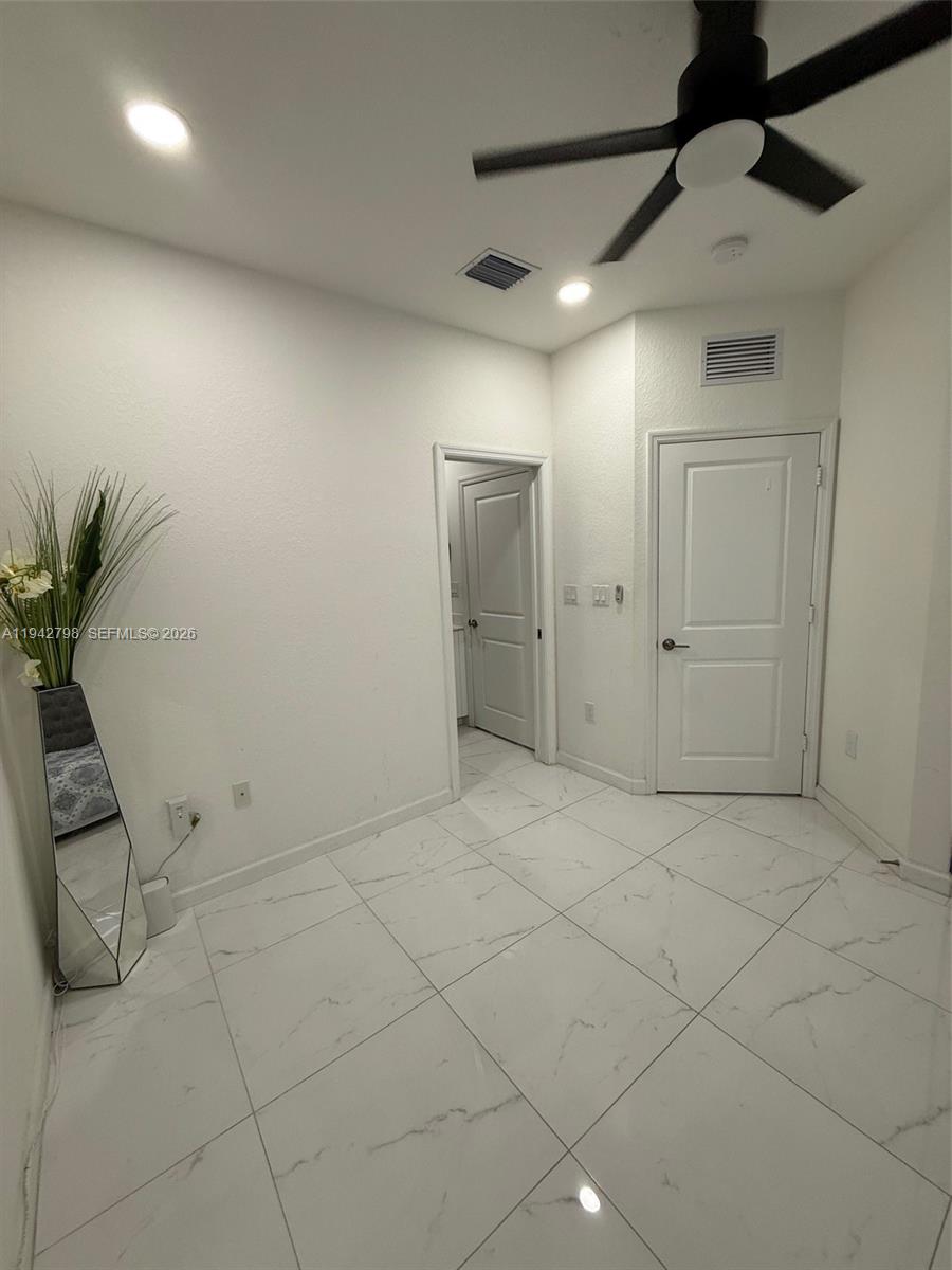 VIA VENTURA NEIGHBORHOOD - Residential Lease