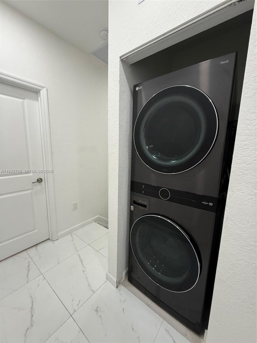 VIA VENTURA NEIGHBORHOOD - Residential Lease