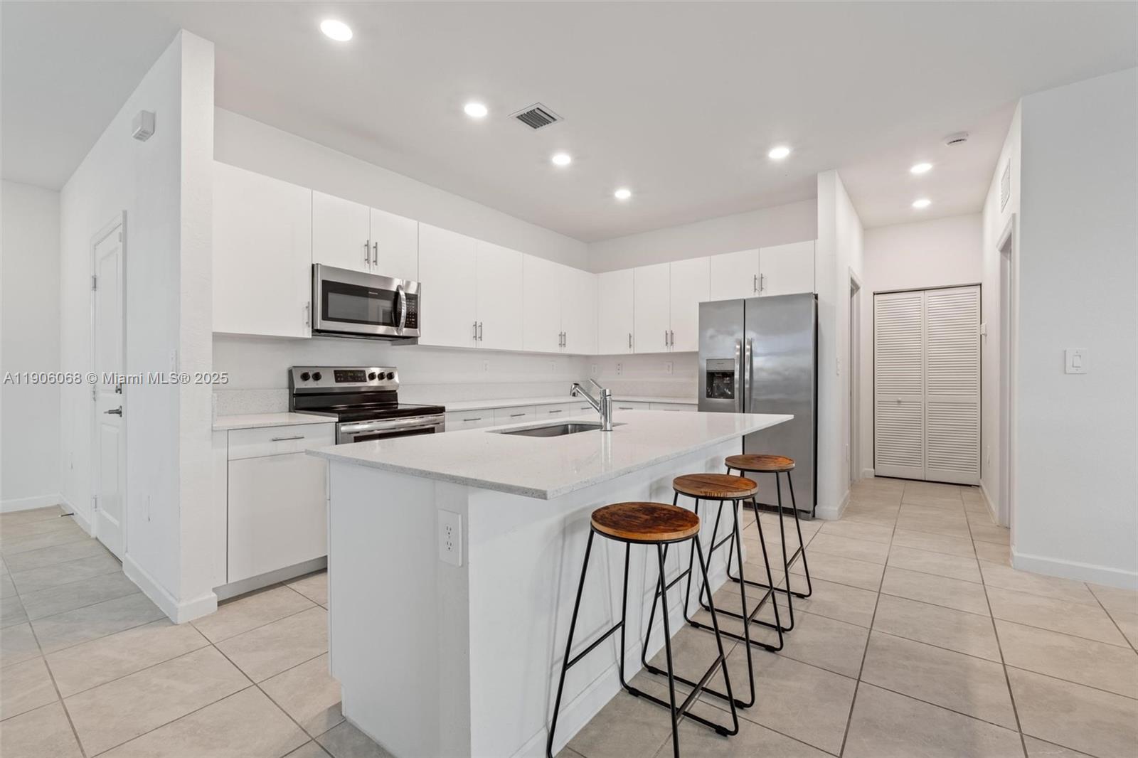 ESTATES AT SILVER PALM - Residential