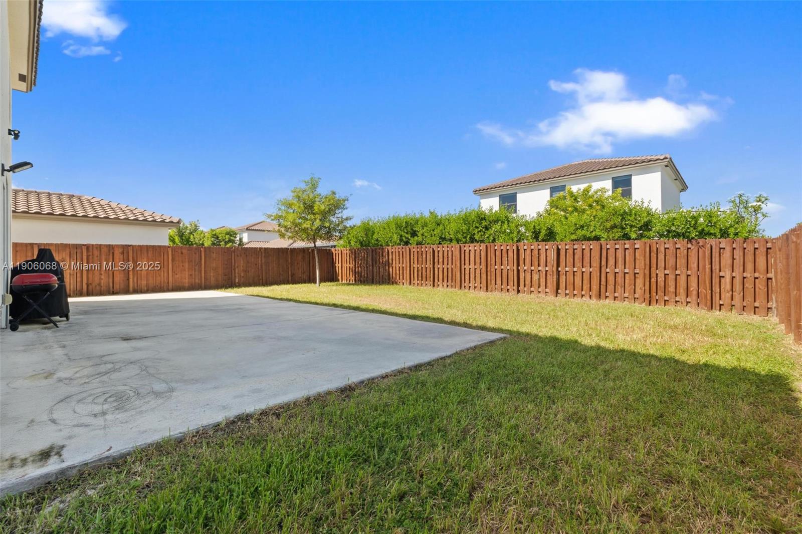 ESTATES AT SILVER PALM - Residential