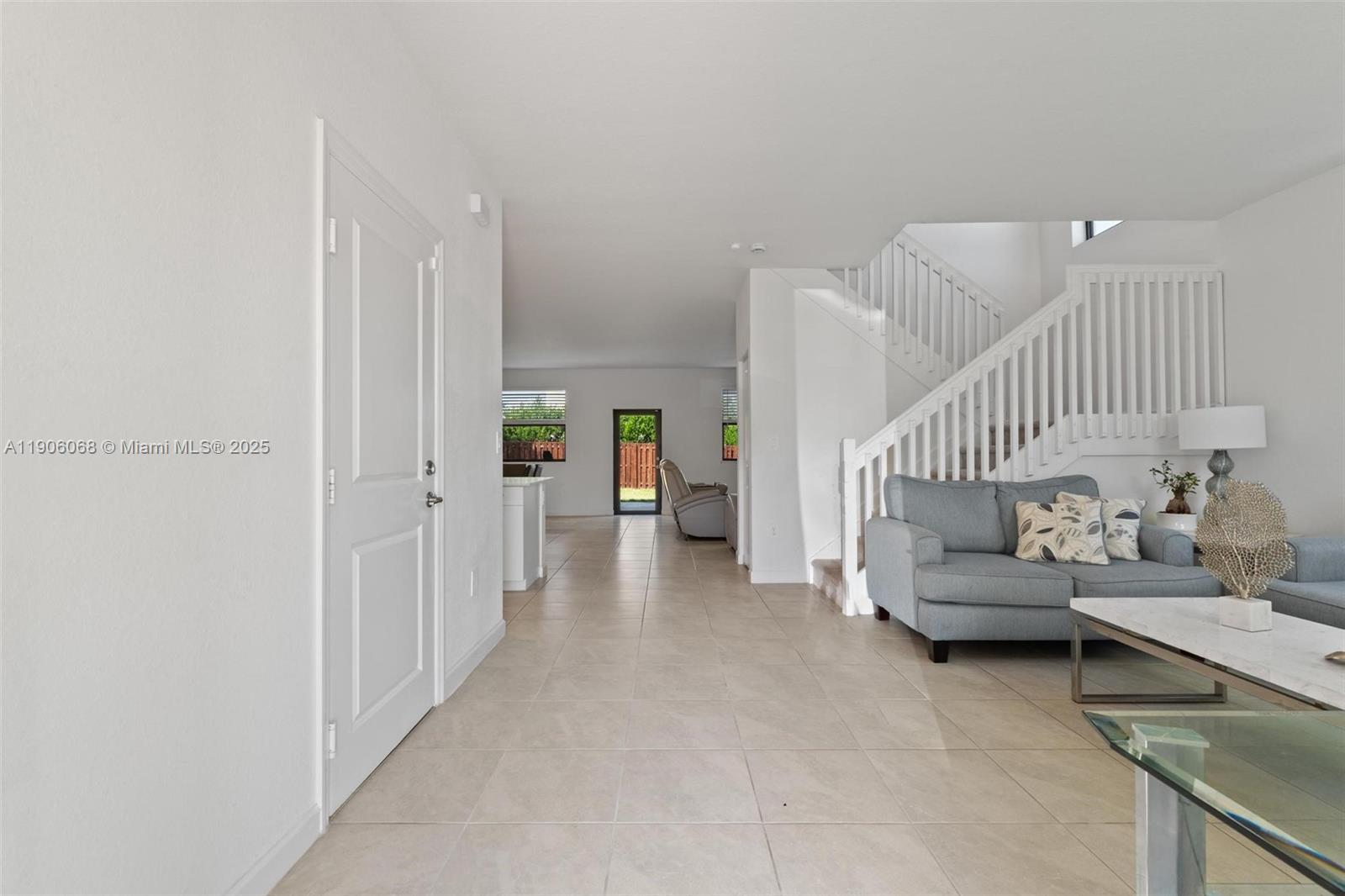 ESTATES AT SILVER PALM - Residential