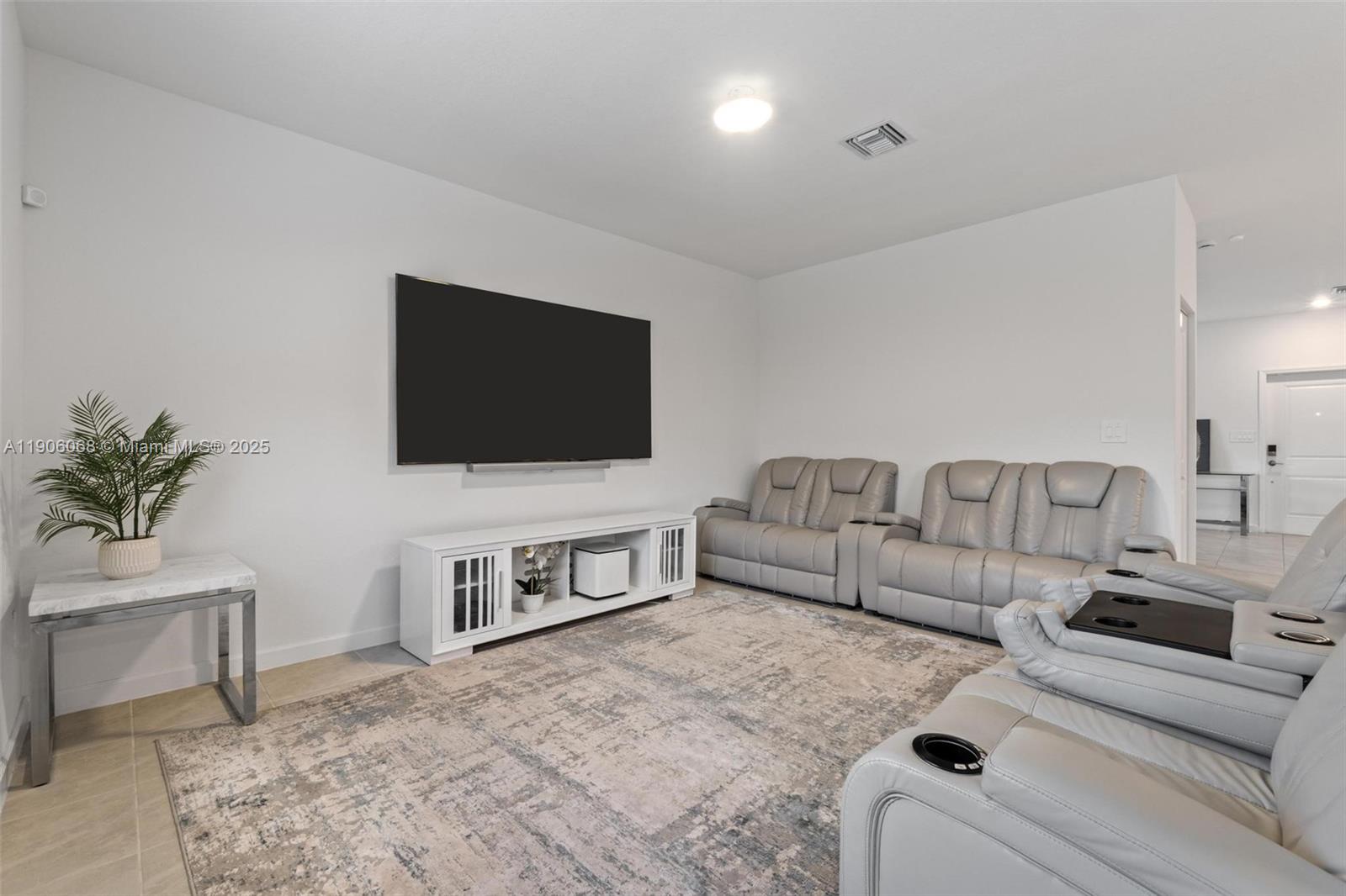 ESTATES AT SILVER PALM - Residential