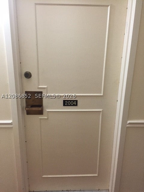 2500 Parkview Dr 2004