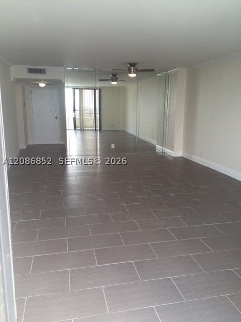 2500 Parkview Dr 2004