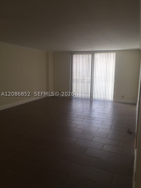 2500 Parkview Dr 2004