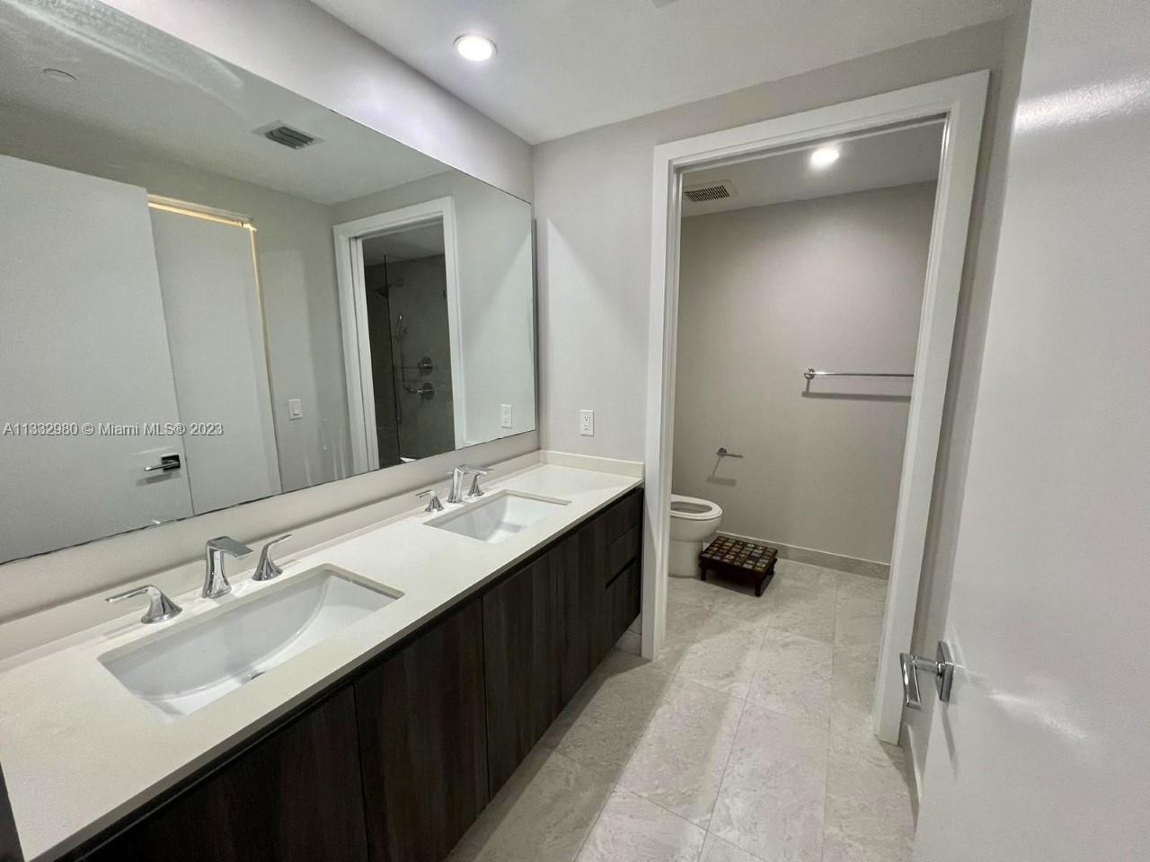 ARIA ON THE BAY - Residential Lease