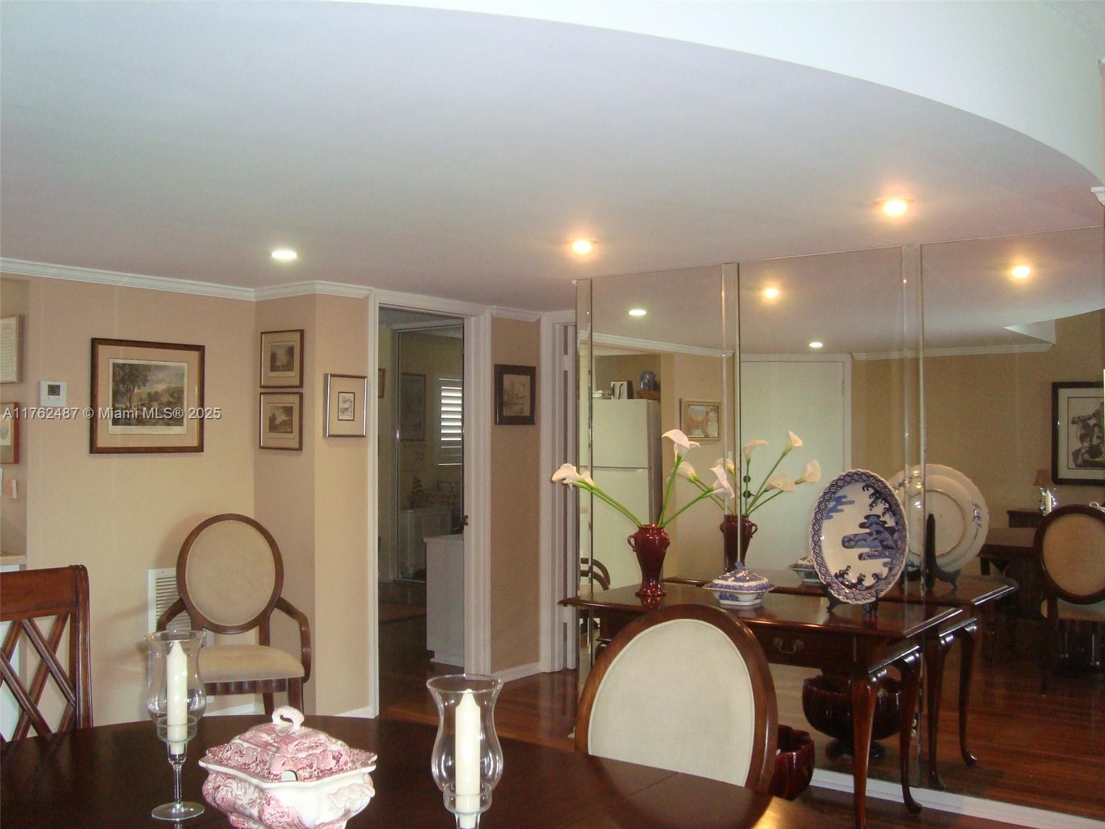 LAKE HARBOUR TOWERS CONDO - Residential