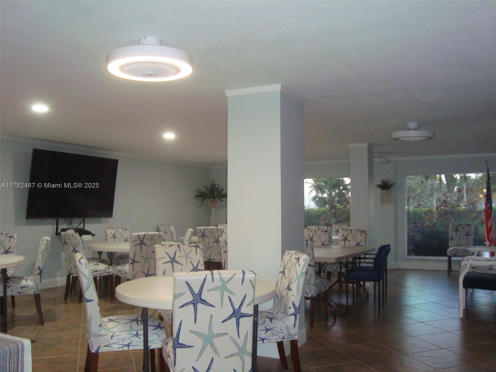 LAKE HARBOUR TOWERS CONDO - Residential